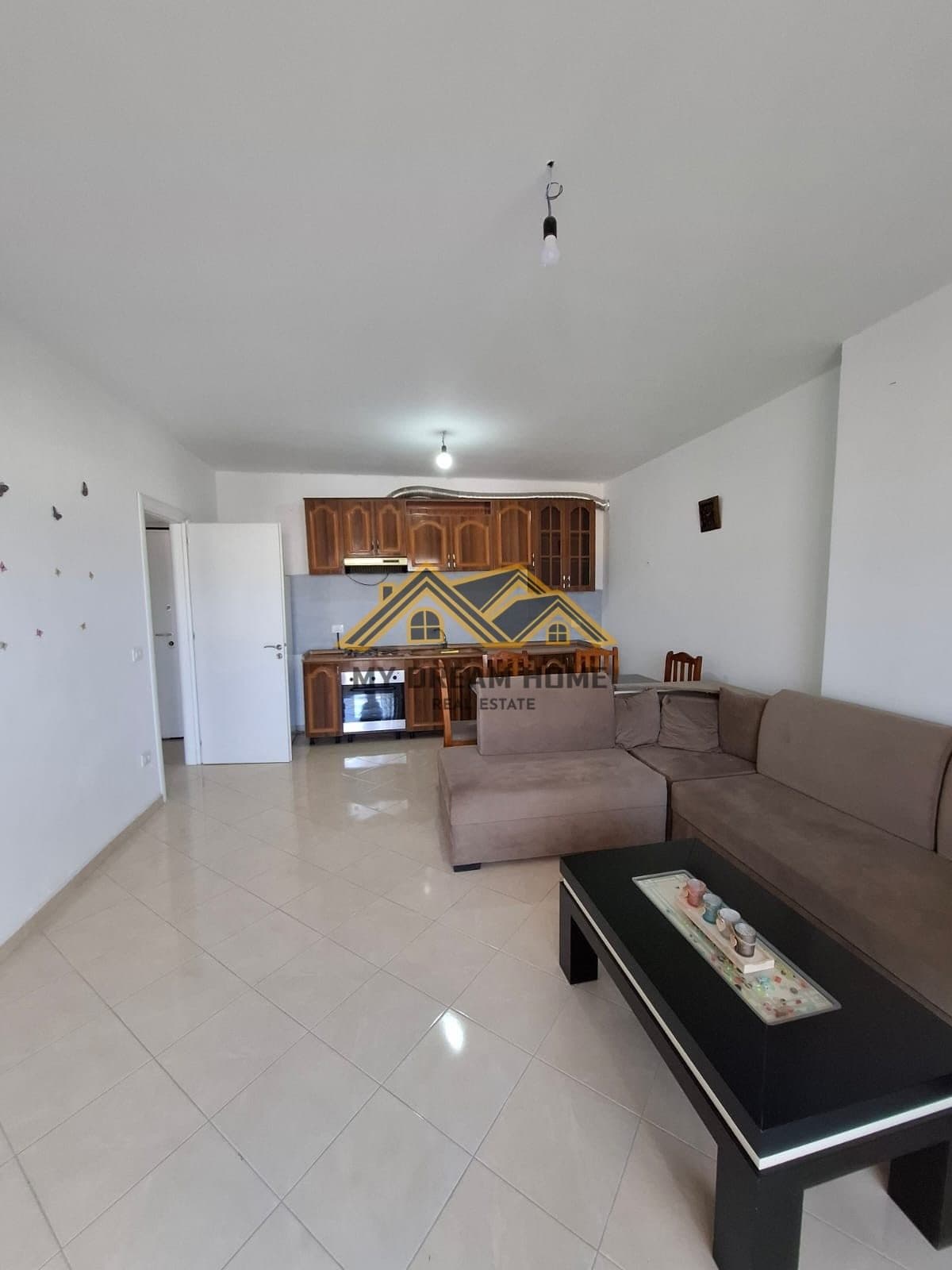 SHITET APARTAMENT 1+1 TEK RROTA E KUQE PLAZH DURRES! 3