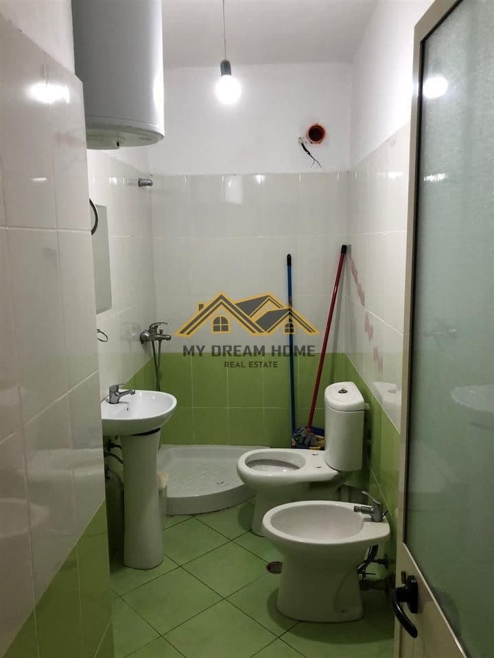 SHITET APARTAMENT 2+1 ME PAMJE NGA DETI TE RROTA E KUQE, PLAZH