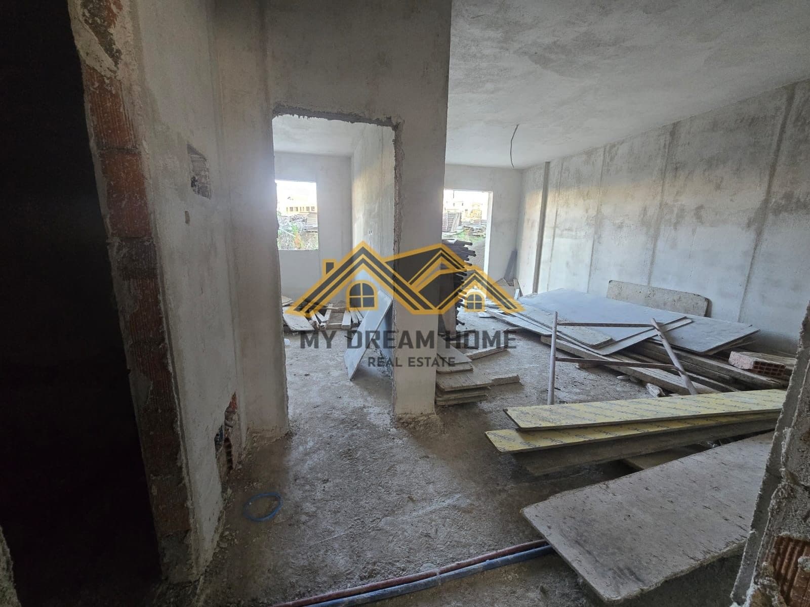 SHITET APARTAMENT 1+1 ME OBORR NE REZIDENCEN E RE NE ,GOLEM!