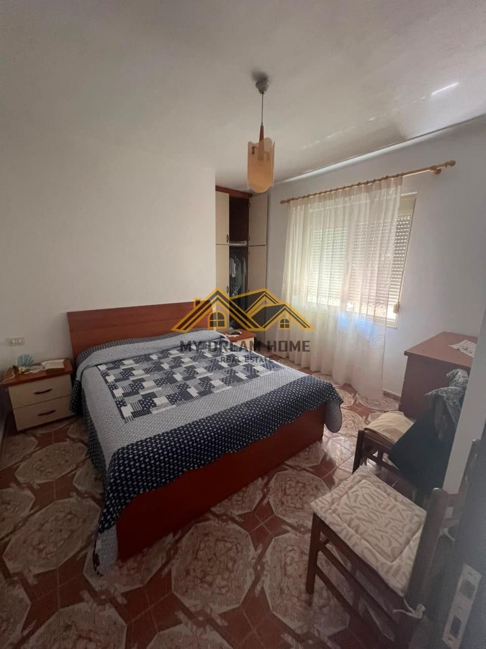 SHITET APARTAMENT 1+1 NE QENDER TE DURRESIT PRAN GJYKATES! 2