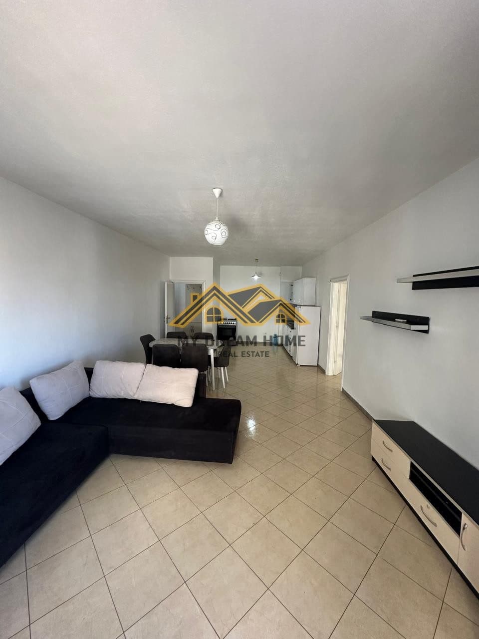 JEPET ME QERA APARTAMENT 2+1 ISH URT-JA DURES