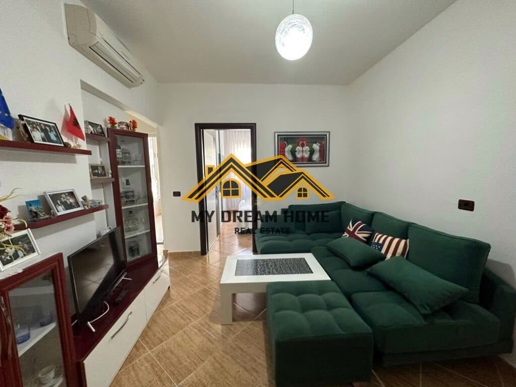 SHITET APARTAMENT 1+1 NE DURRES PRANE UJSJELLES KANALIZIME!