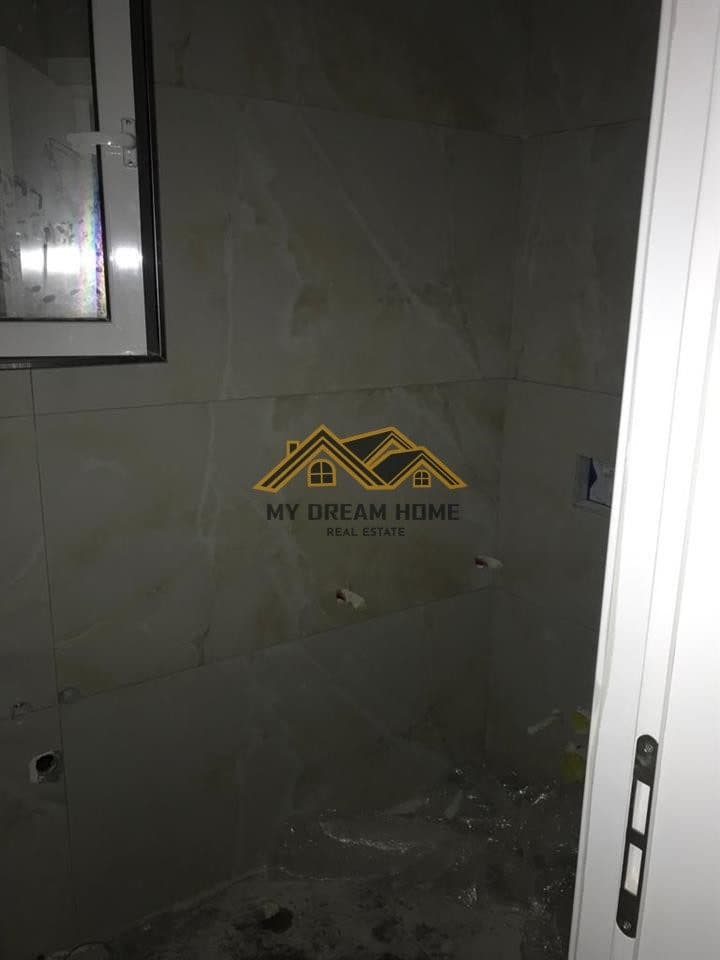 SHITET APARTAMENT 2+1+2 TEK MARKATA DURRES 3