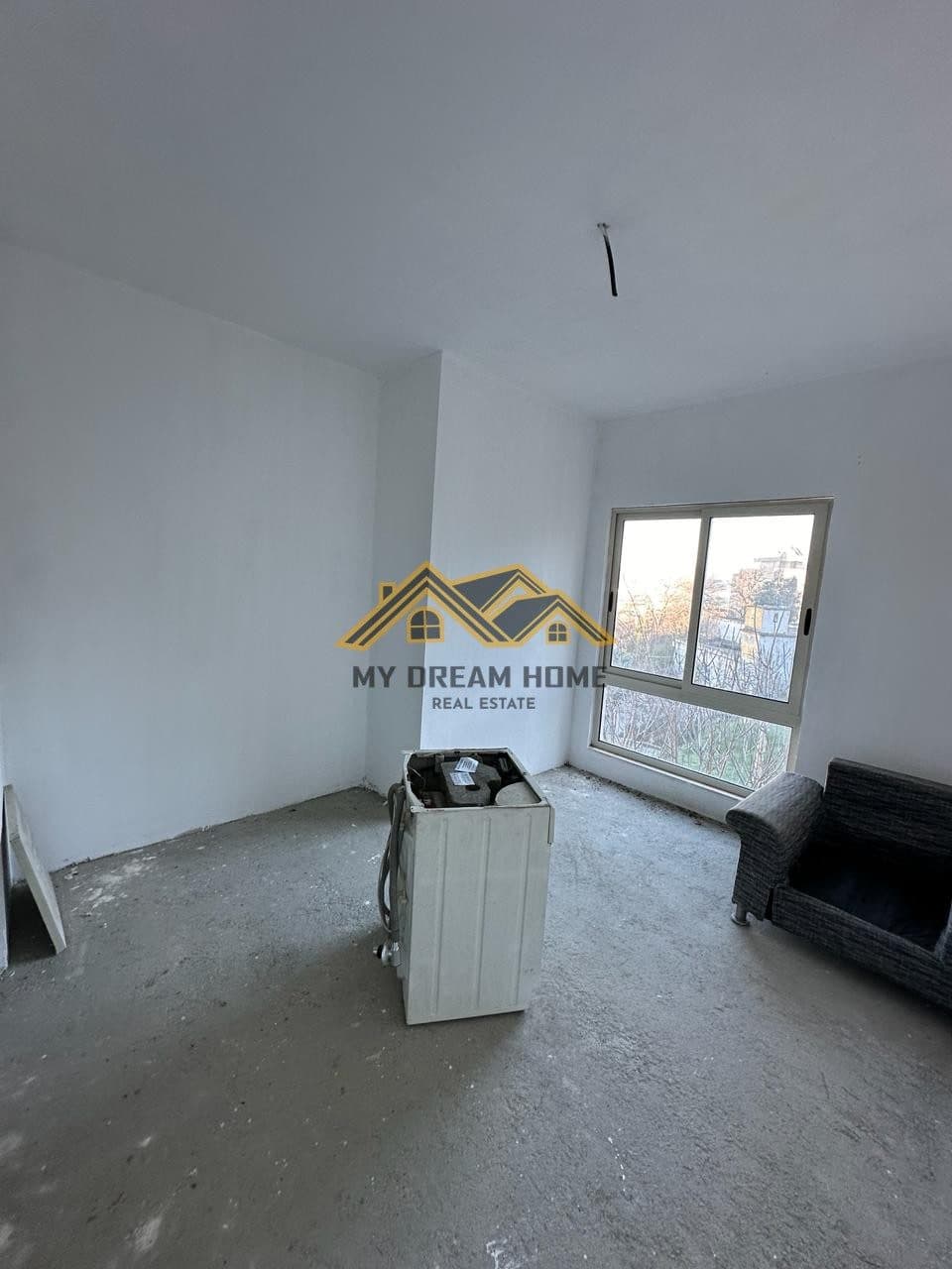 SHESIM APARTAMENT 1+1 TEK VILA E ZOGUT! 2