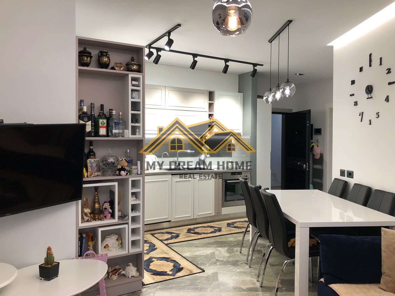 SHITET APARTAMENT 1+1 SHKEMBI KAVAJES ME PAMJE DETI, VIJE E PARE