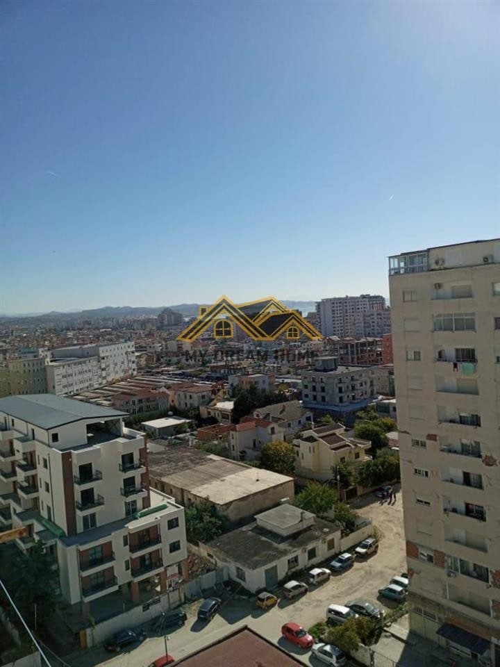 SHITET APARTAMENT 3+1 ME PAMJE NGA QYTETI 2