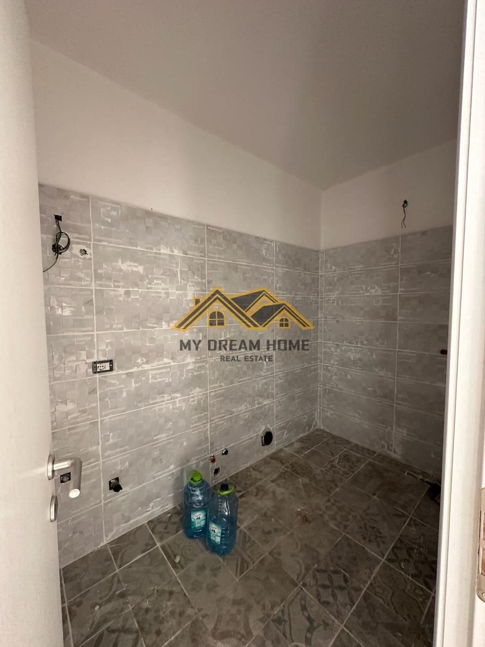 SHITET APARTAMENT 1+1 TEK TREGU I VOGEL! 3
