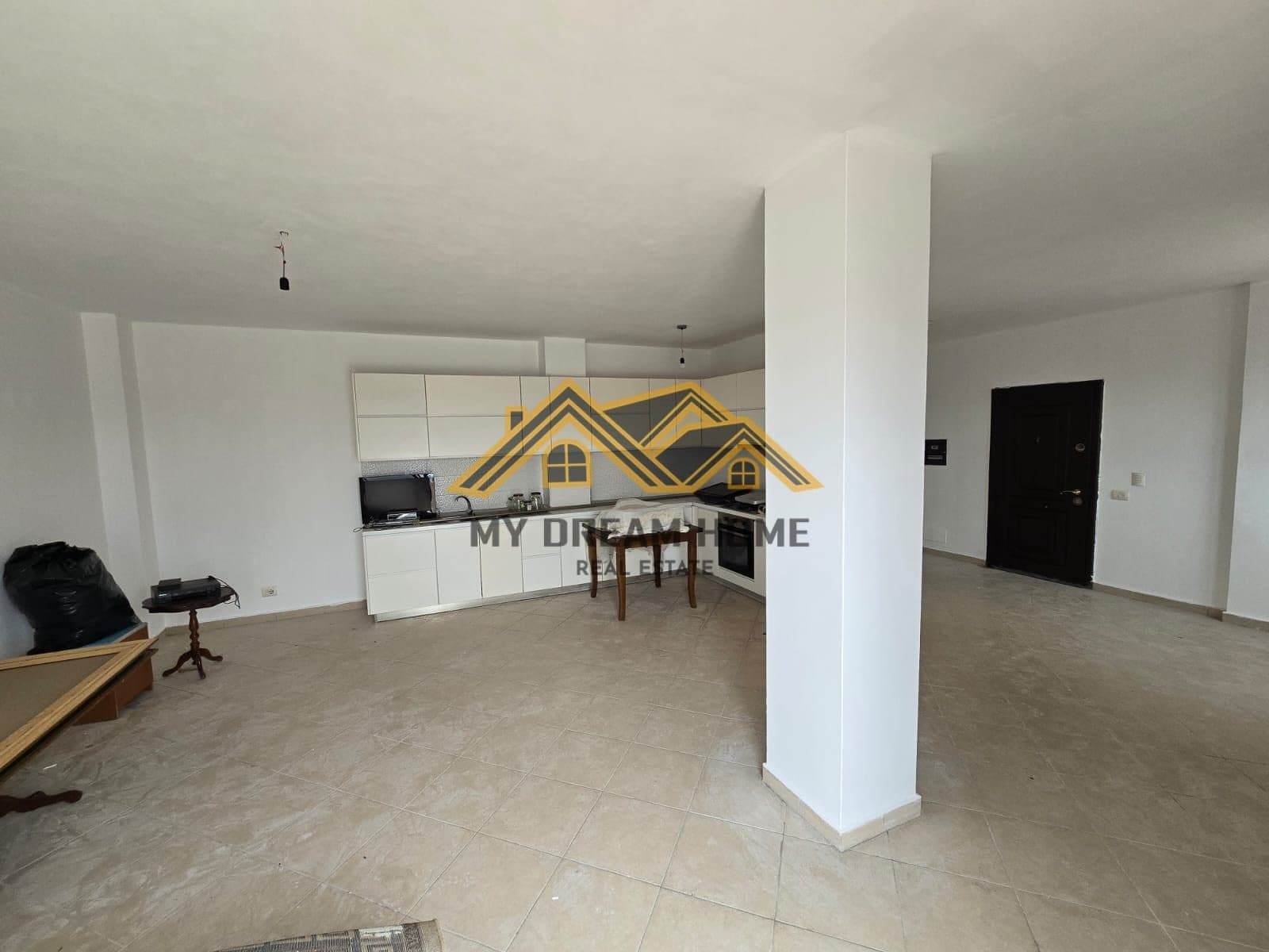 SHITET APARTAMENT 2+1+2 + VERAND TEK ZONA E TREGUT INDUSTRIAL DURRES!