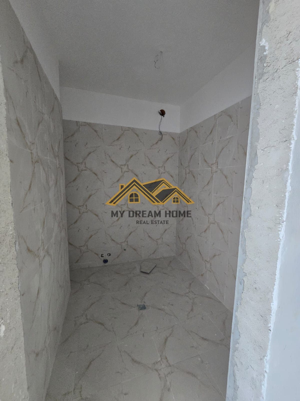 Apartament 2+1+2+2 Ballkone per Shitje ne Vollga,Durres Pamje e Plote nga Deti 2