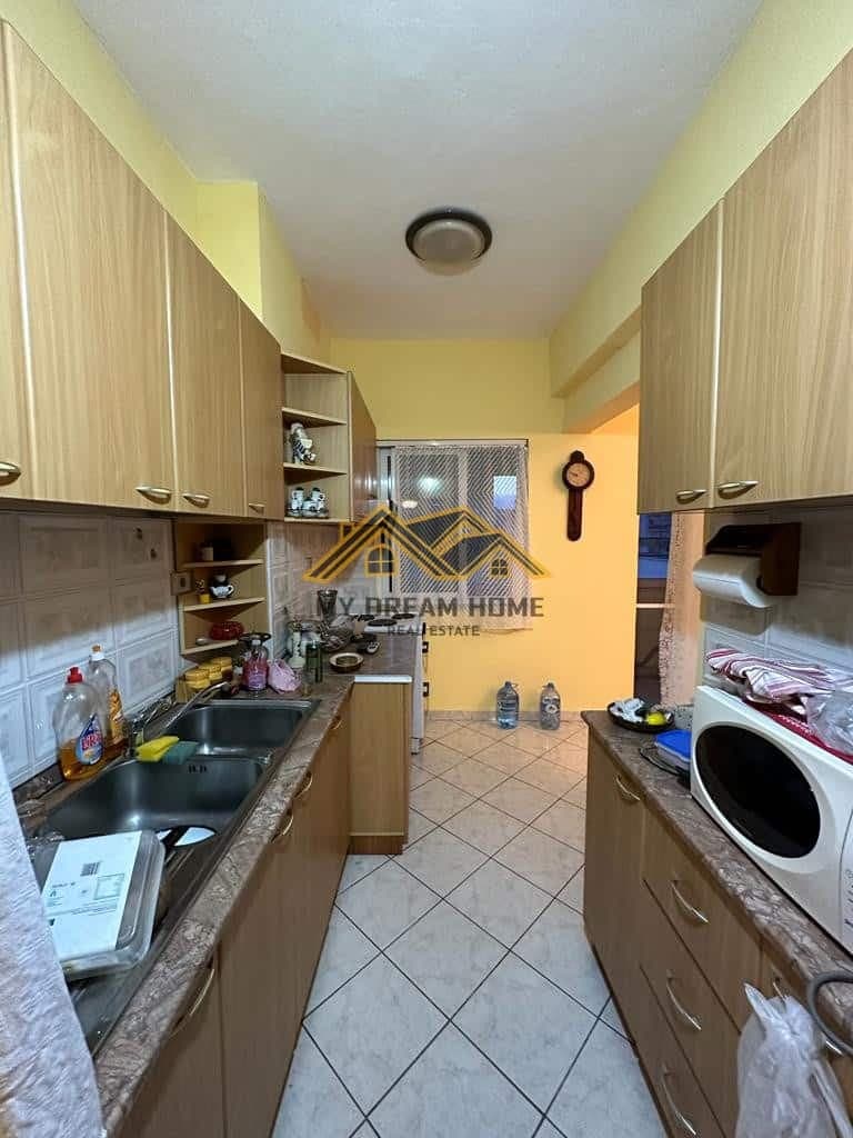 SHITET APARTAMENT 2+1 AFER PALLATIT TE SPORTIT NE DURRES! 2