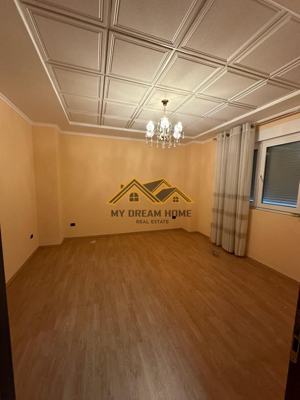 SHITET AMBIENT BIZNESI AFER BLUSTAR DURRES! 3