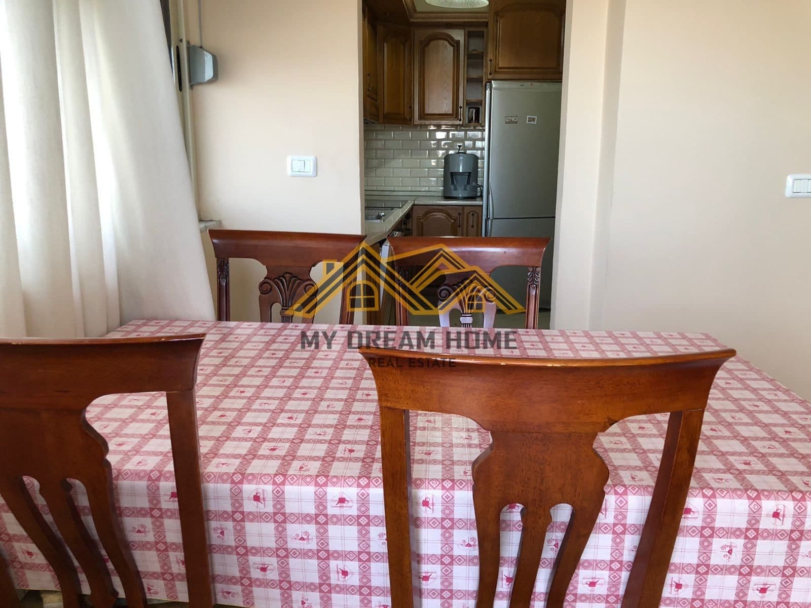 SHITET APARTAMENT 2+1 ME PAMJE NGA PORTI NE QENDER TE DURRESIT 3