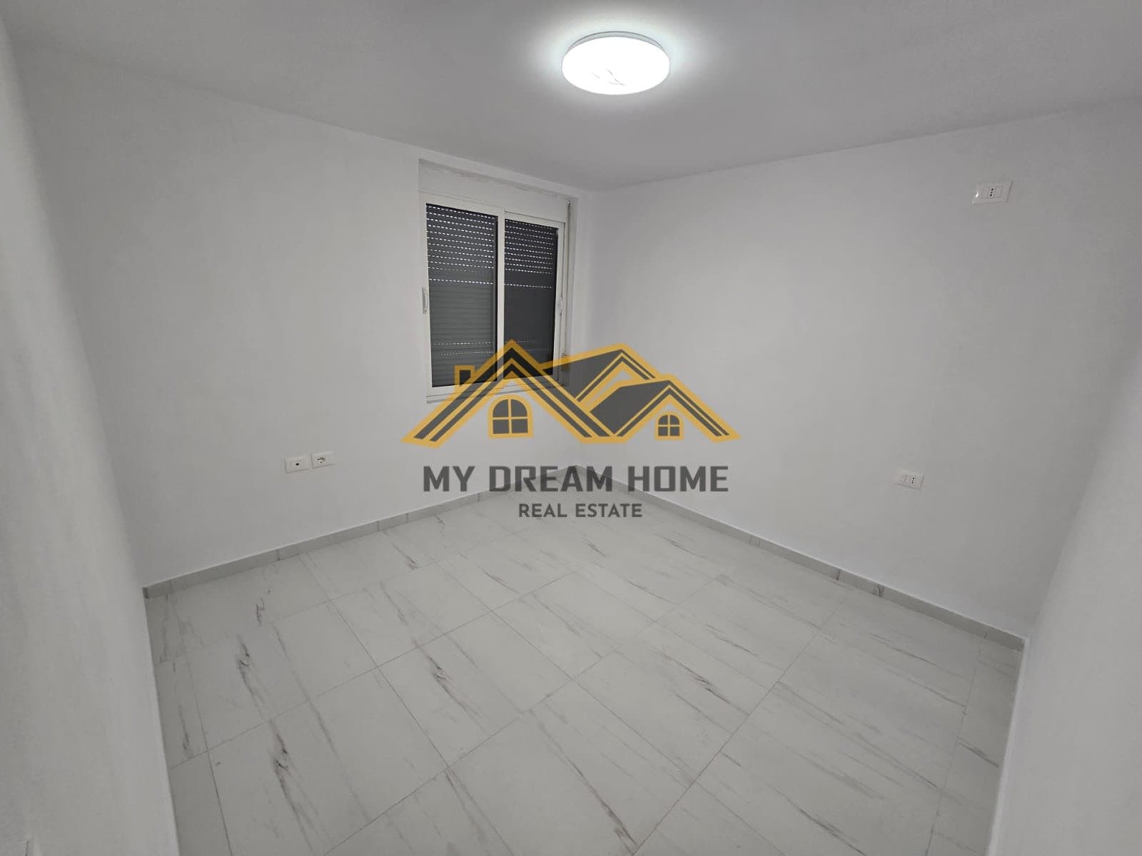 Shitet , Shtëpi Private 2-katëshe , Lagjja Re ,Durres