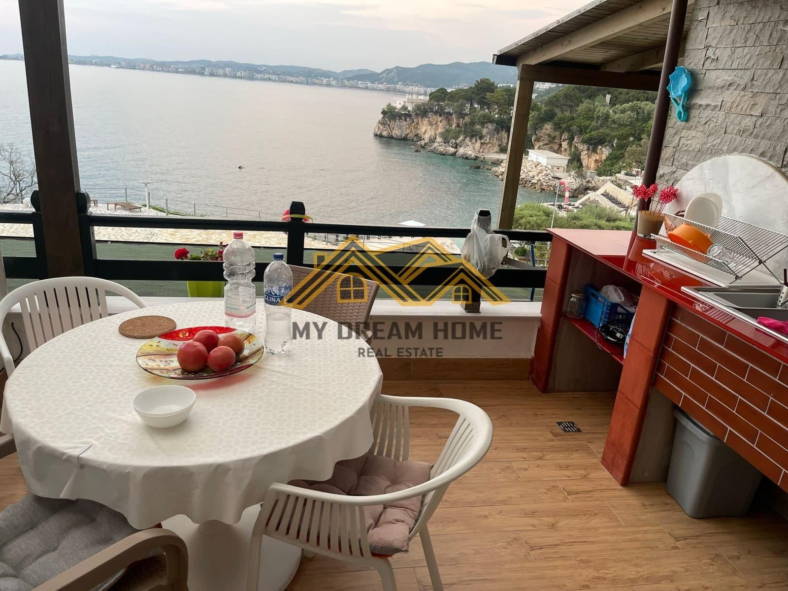 VLORE- AQUAMARINE RESIDENCE: SHESIM APARTAMENT ME PAMJE NGA DETI