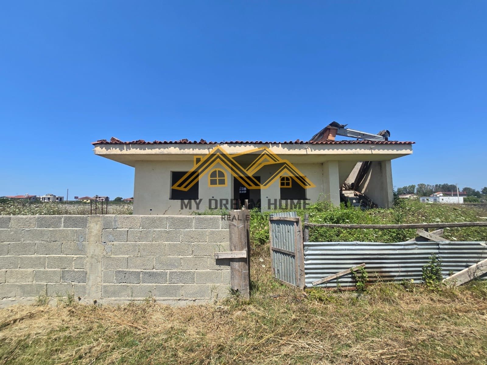 Shitet, Shtepi Private, Sallmone, Durres. 2
