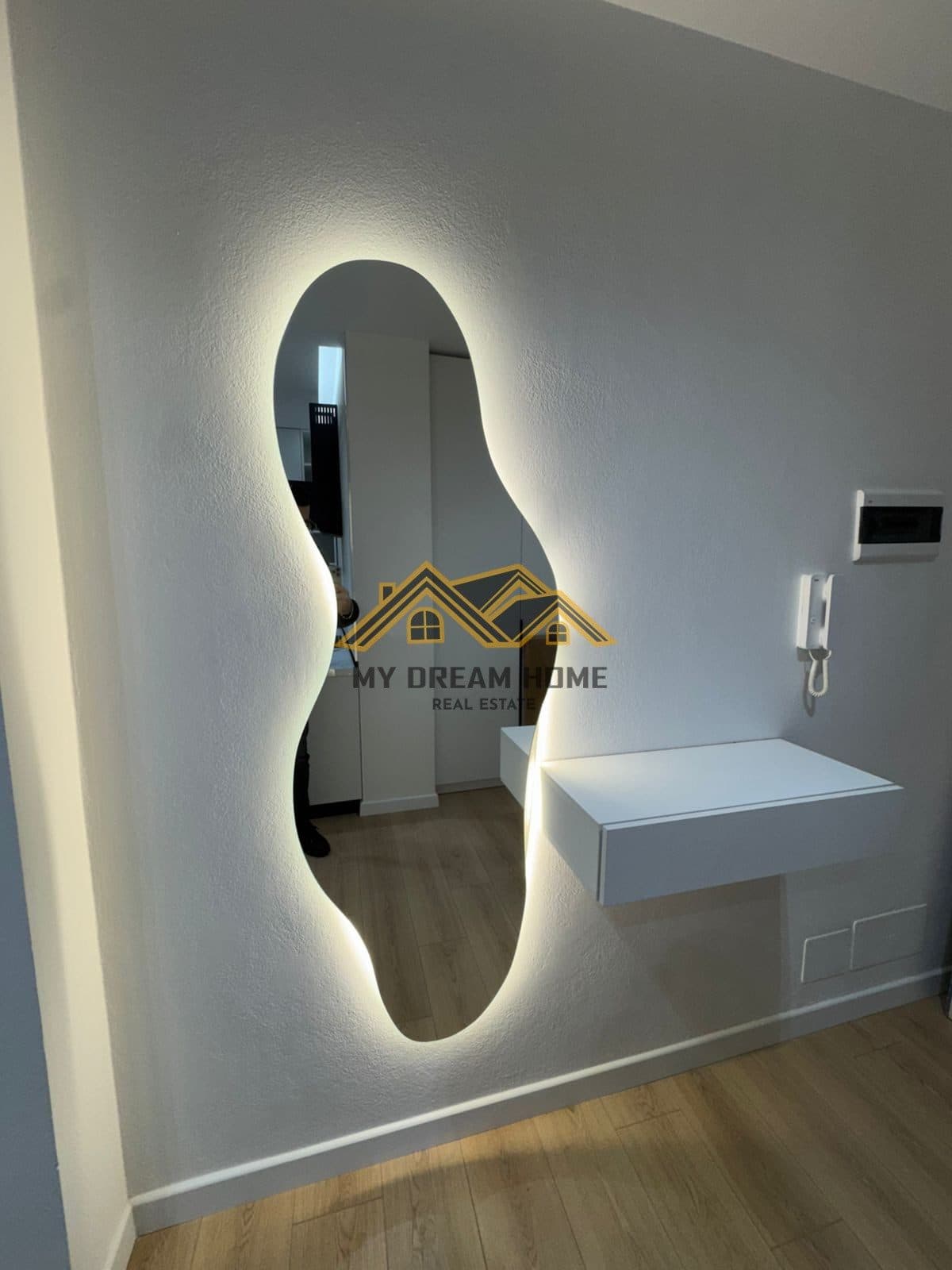 APARTAMENT 1+1 PRANE STACIONIT TE TRENIT NE DURRES, PER SHITJE! 2