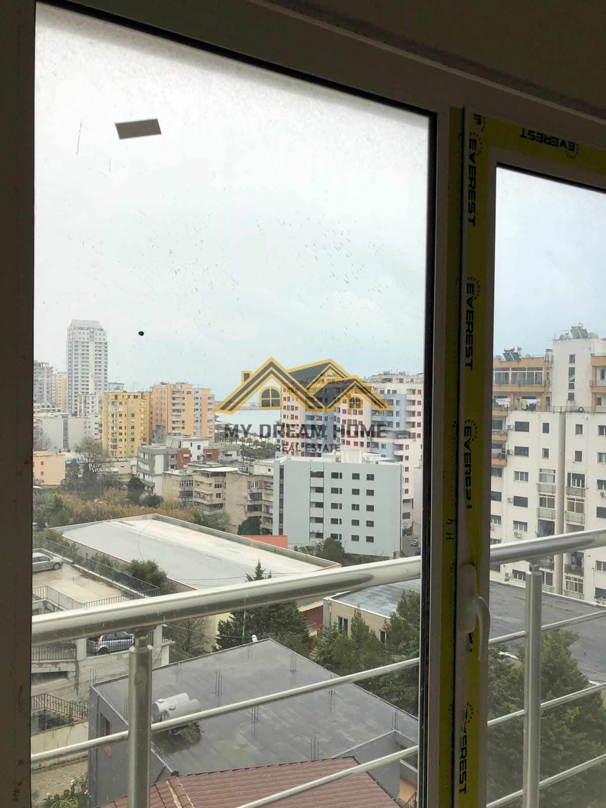 SHITET APARTAMENT 1+1 TE SHKOLLA ITALIANE!
