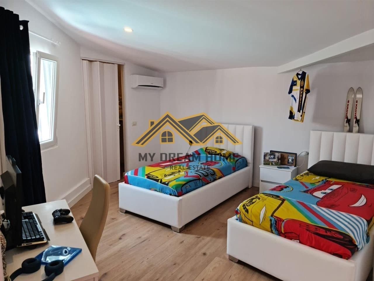 PENTHOUSE UNIK TEK MALI I ROBIT (GOLEM)