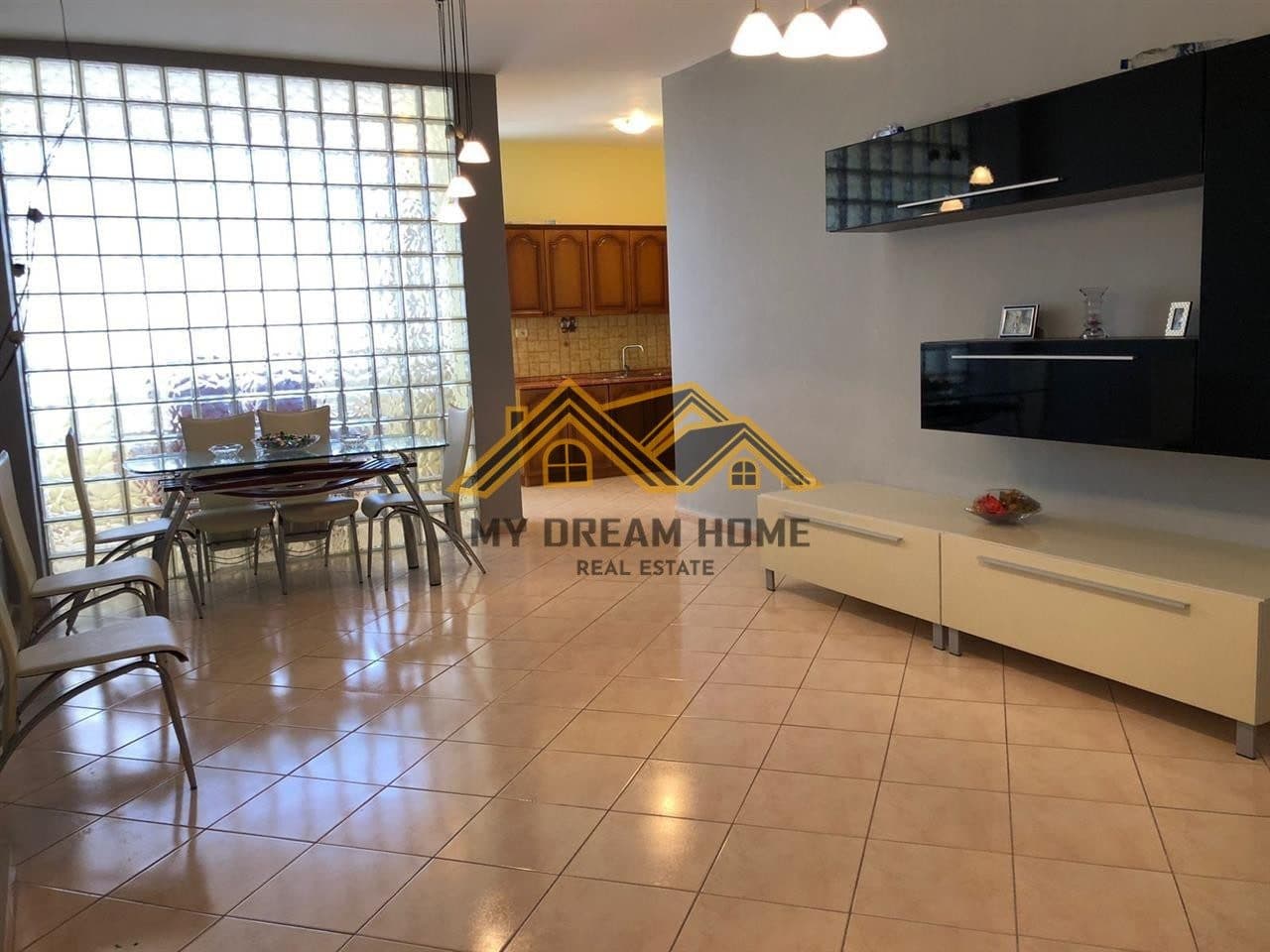 SHITET APARTAMENT 2+1+2 QENDER DURRESIT 4