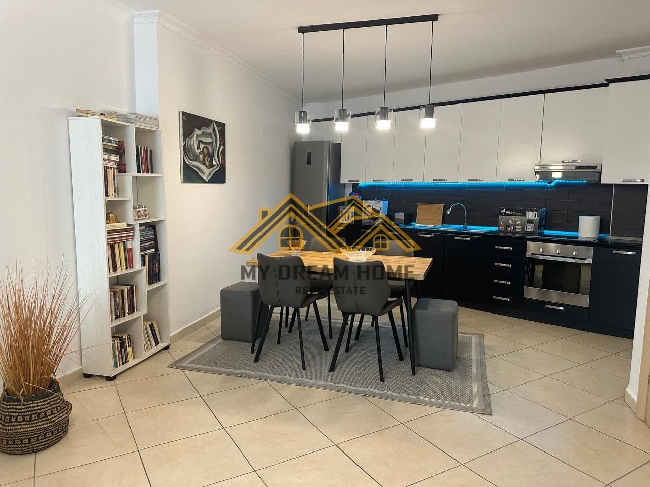 JEPET ME QIRA APARTAMENT 1+1 NE RRUGA E RE PORTIT ,DURRES ! 2