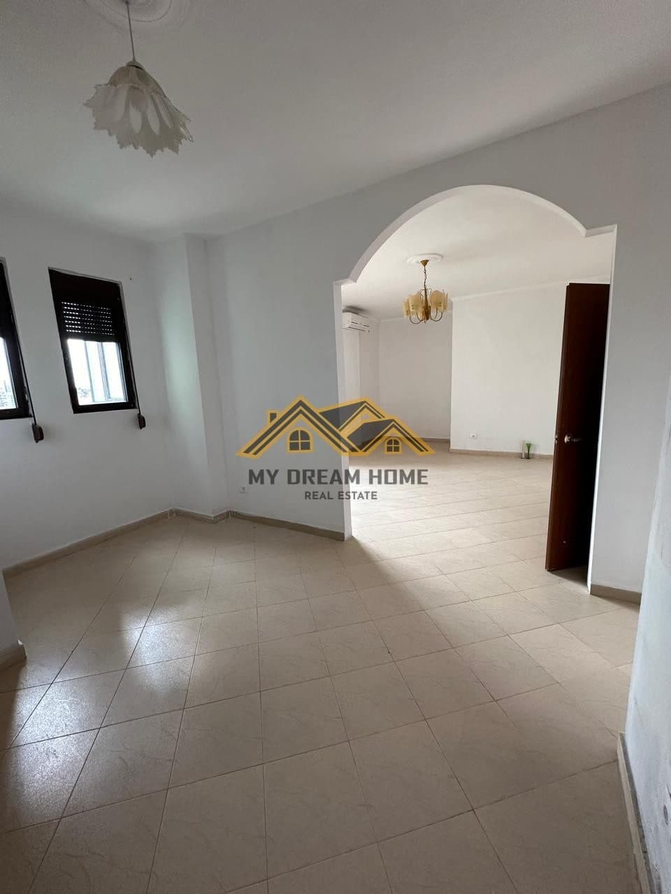 SHITET APARTAMENT 2+1+2 ISH RAJONI DURRES!