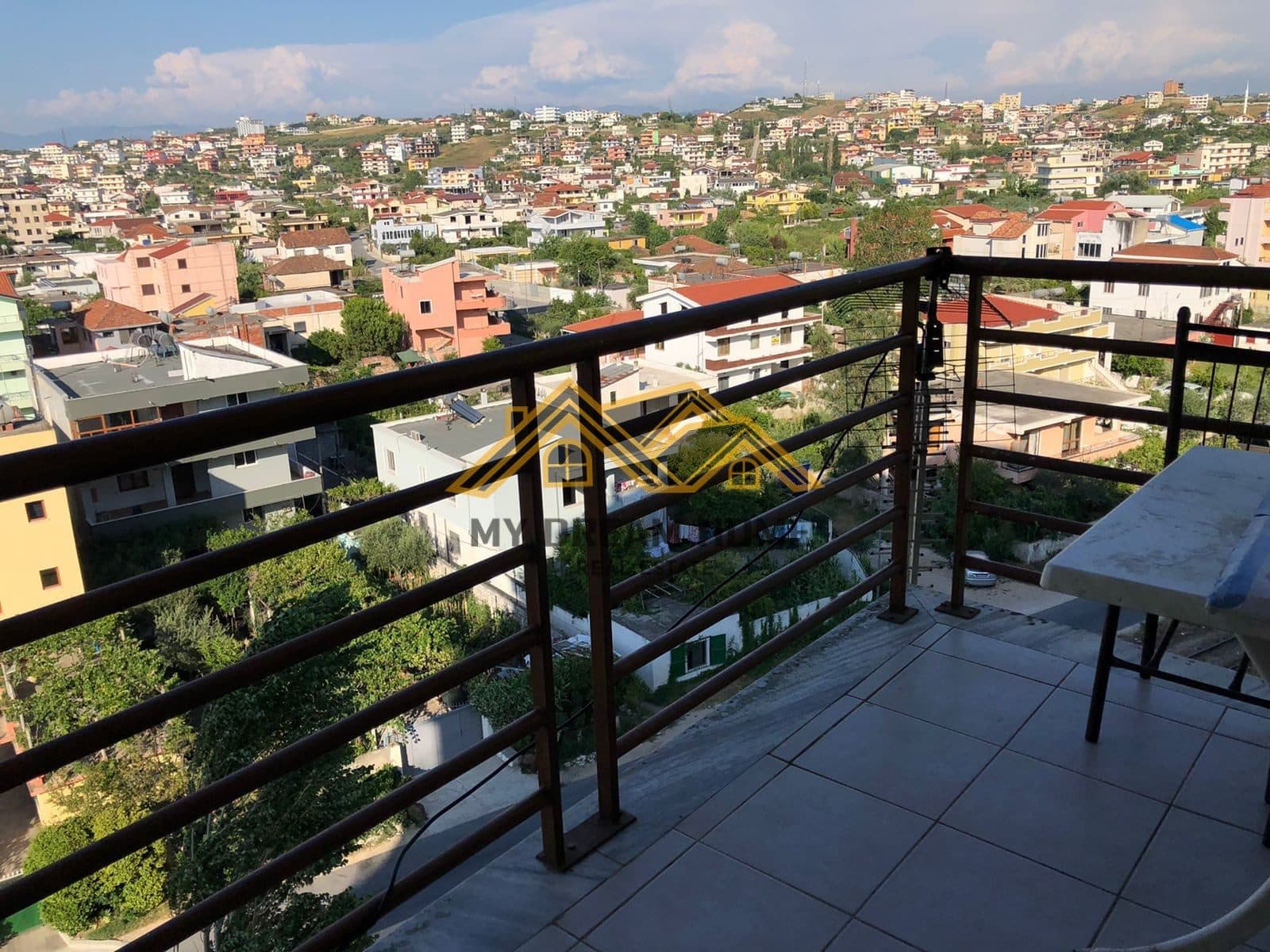 SHITET GARSONIERE PLAZH SHKOLLA BAJRAM CURRI!