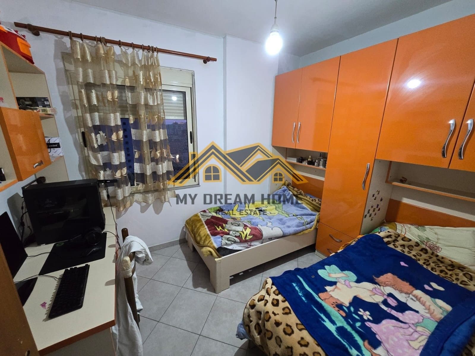 SHITET APARTAMENT 2+1 TEK ISH FABRIKA E BUKES DURRES!