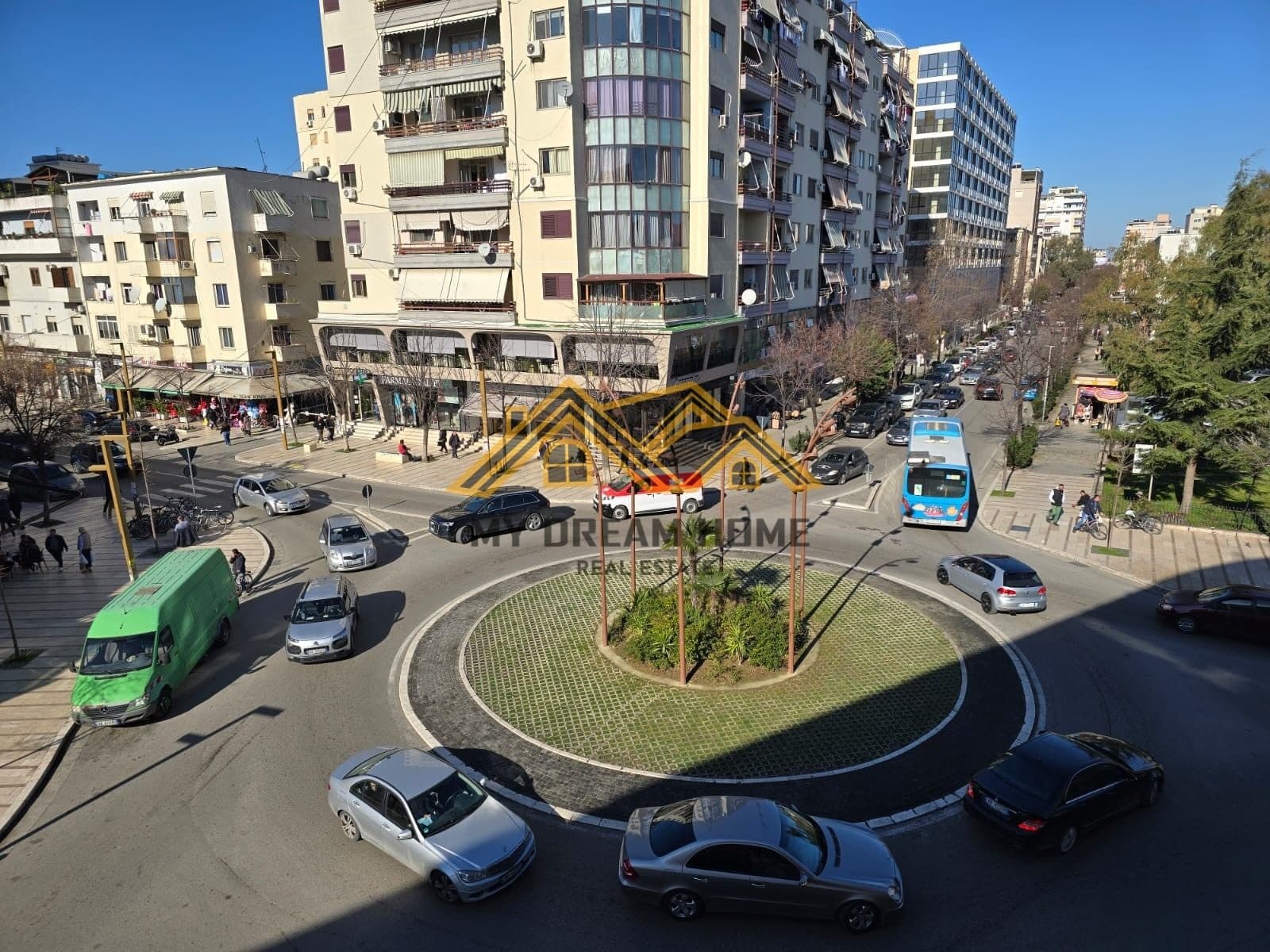 SHITET APARTAMENT 2+1 NE QENDER DURRES! 3