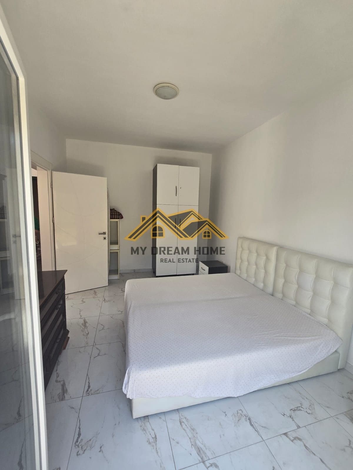 SHITET APARTAMENT 1+1 ME VERANDE TEK SHKEMBI I KAVAJES !! 4