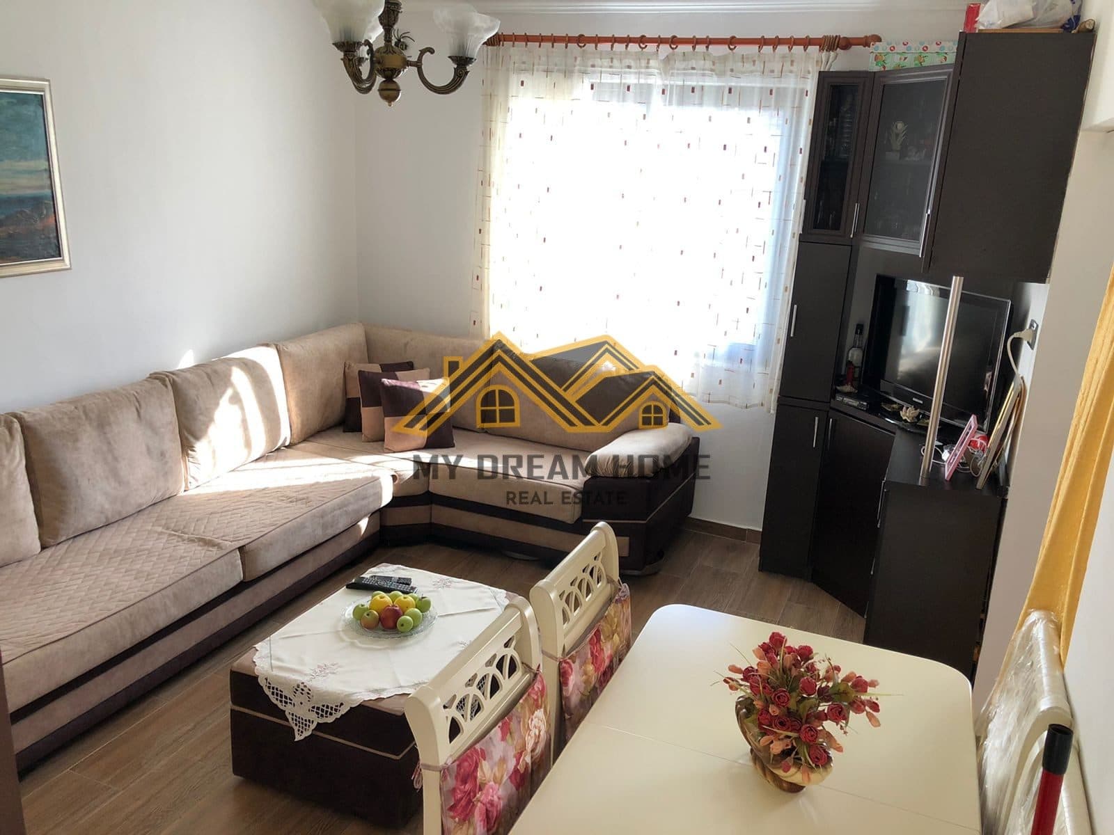 SHITET GARZONIERE TEK SHKOLLA QEMAL MICI 3