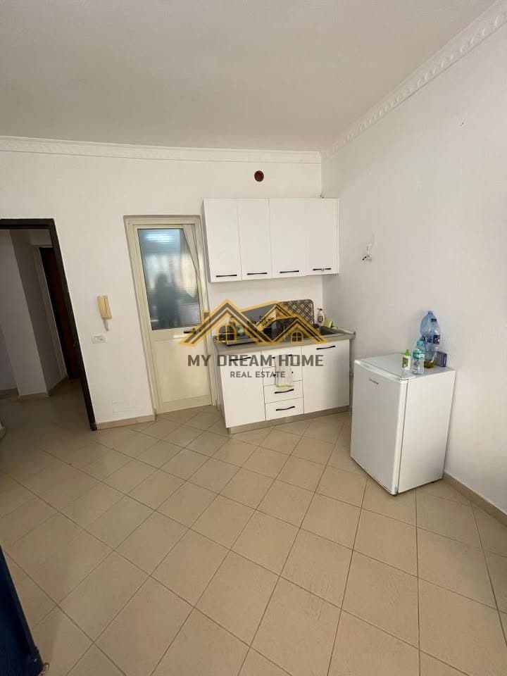 SHITET GARSONIERE TEK SHKEMBI KAVAJES DURRES! 2