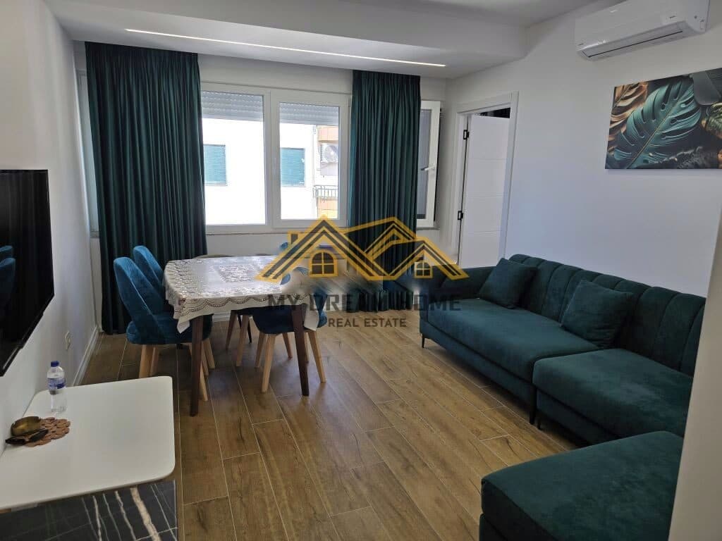 Apartament 1+1 me Pamje Deti në Shkëmbi i Kavajës!