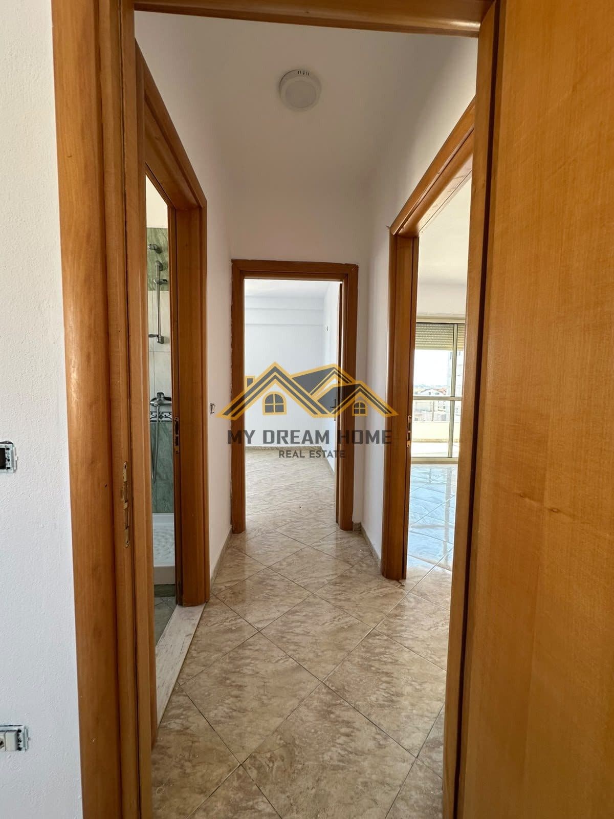 SHITET APARTAMENT 2+1 PLAZH DURRES TEK RROTA E KUQE. 3