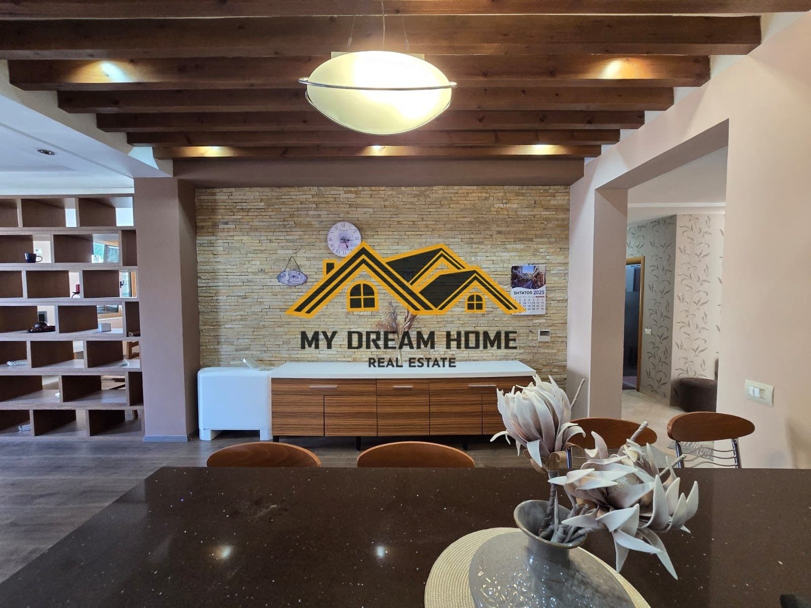 PENTHOUSE 3+1+2 +DEPO+VERANDE, ME PAMJE DETI, NE VOLLGA DURRES, PER QIRA!