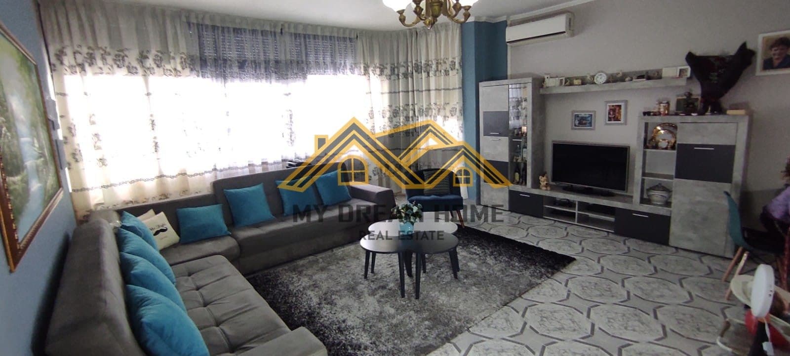SHITET APARTAMENT 2+1+2 NE DURRES 2