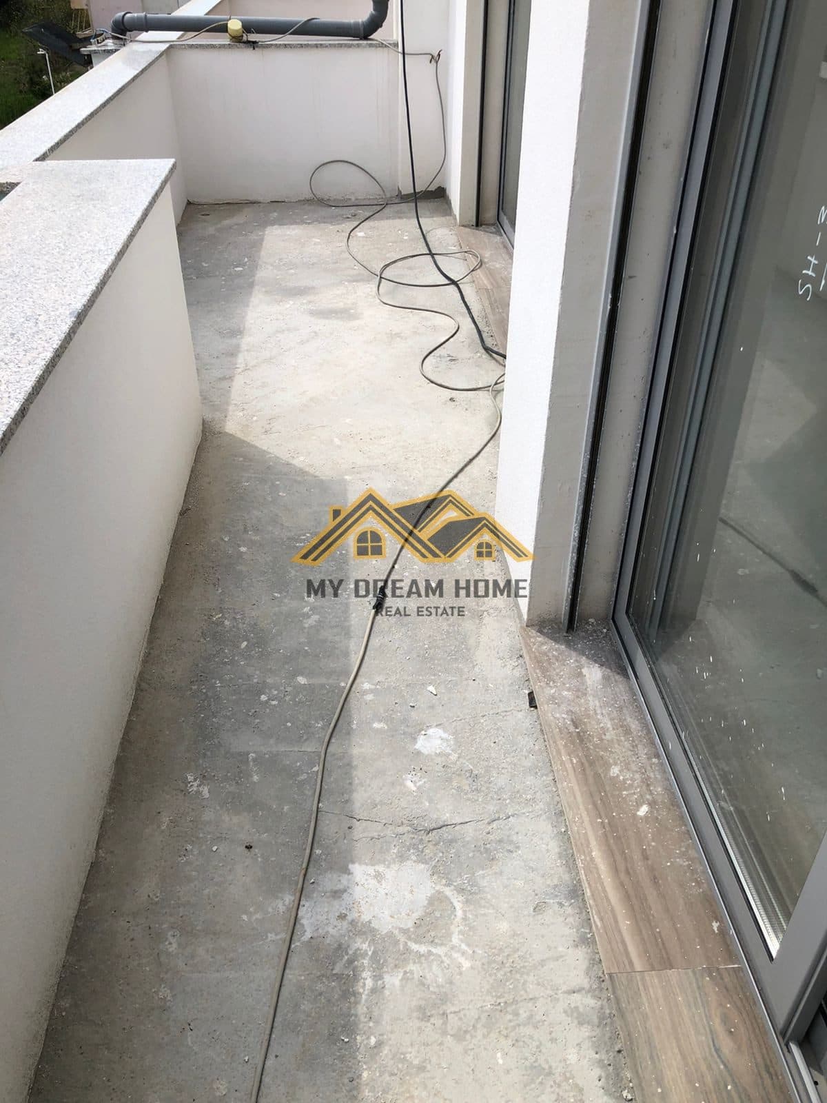 SHITET APARTAMENT 2+1 GOLEM AFER PISHAVE TE BUTA 3