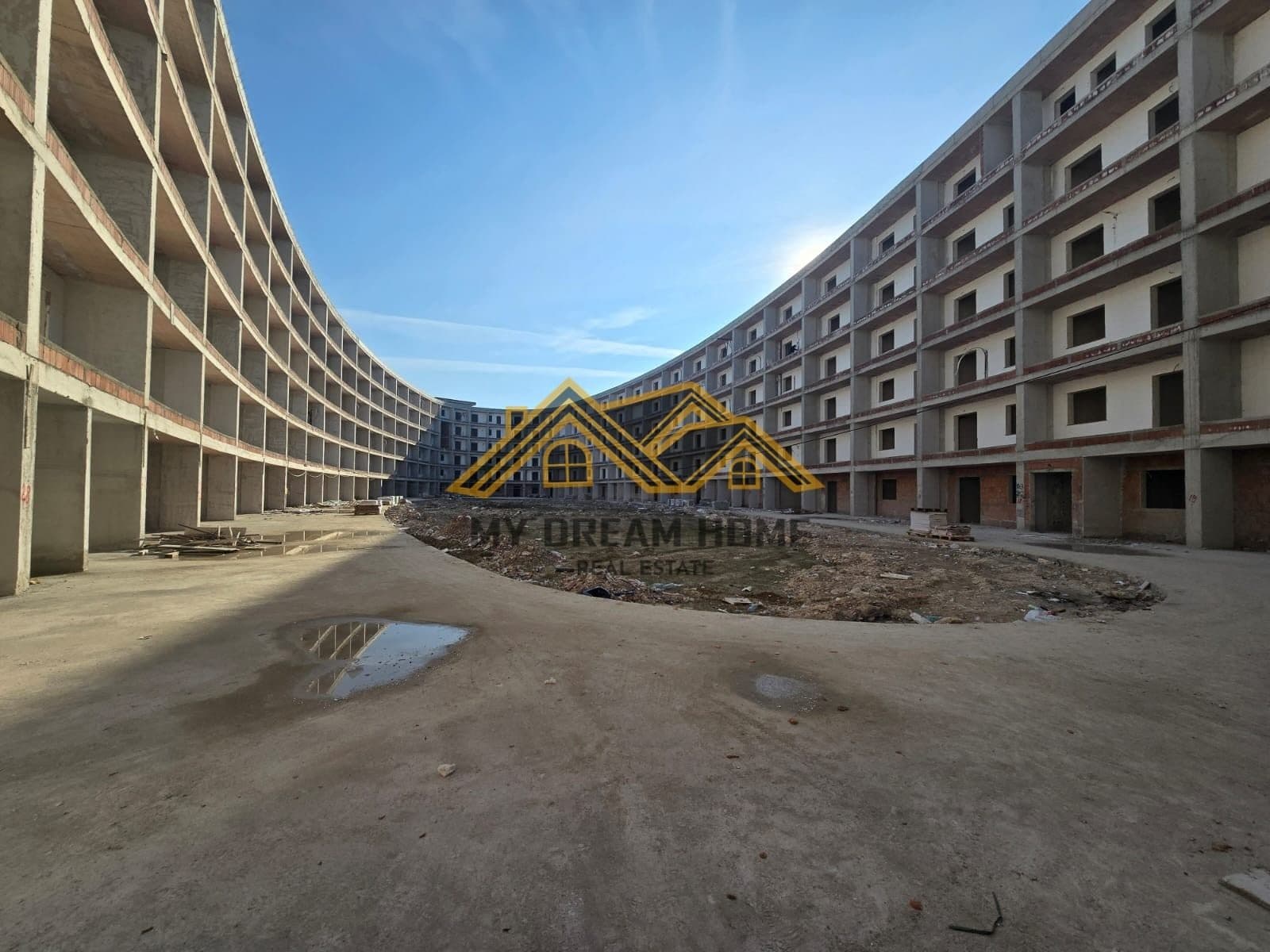 SHITET APARTAMENT 1+1 ME OBORR NE REZIDENCEN E RE NE ,GOLEM!