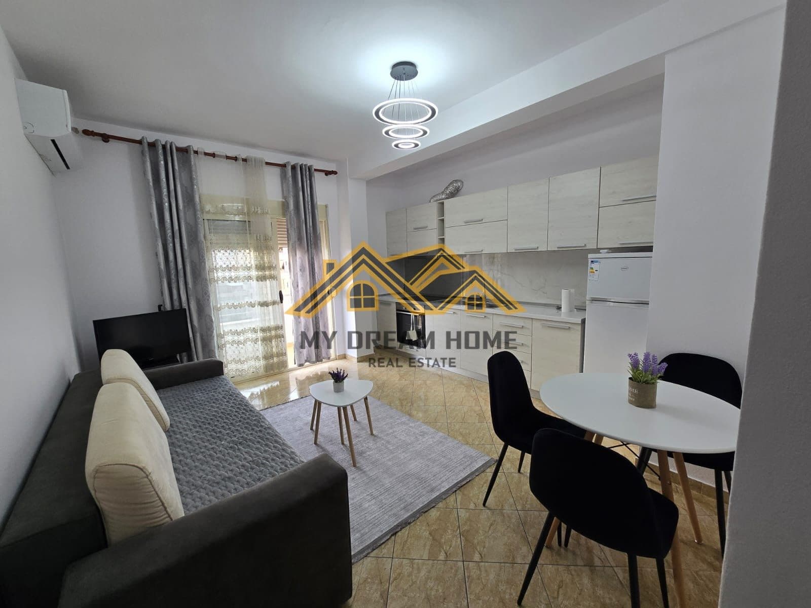 SHITET APARTAMENTI 1+1 AFER KAZAZIT DURRES!