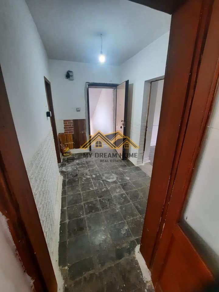 SHITET APARTAMENT 2+1 DURRES! 4