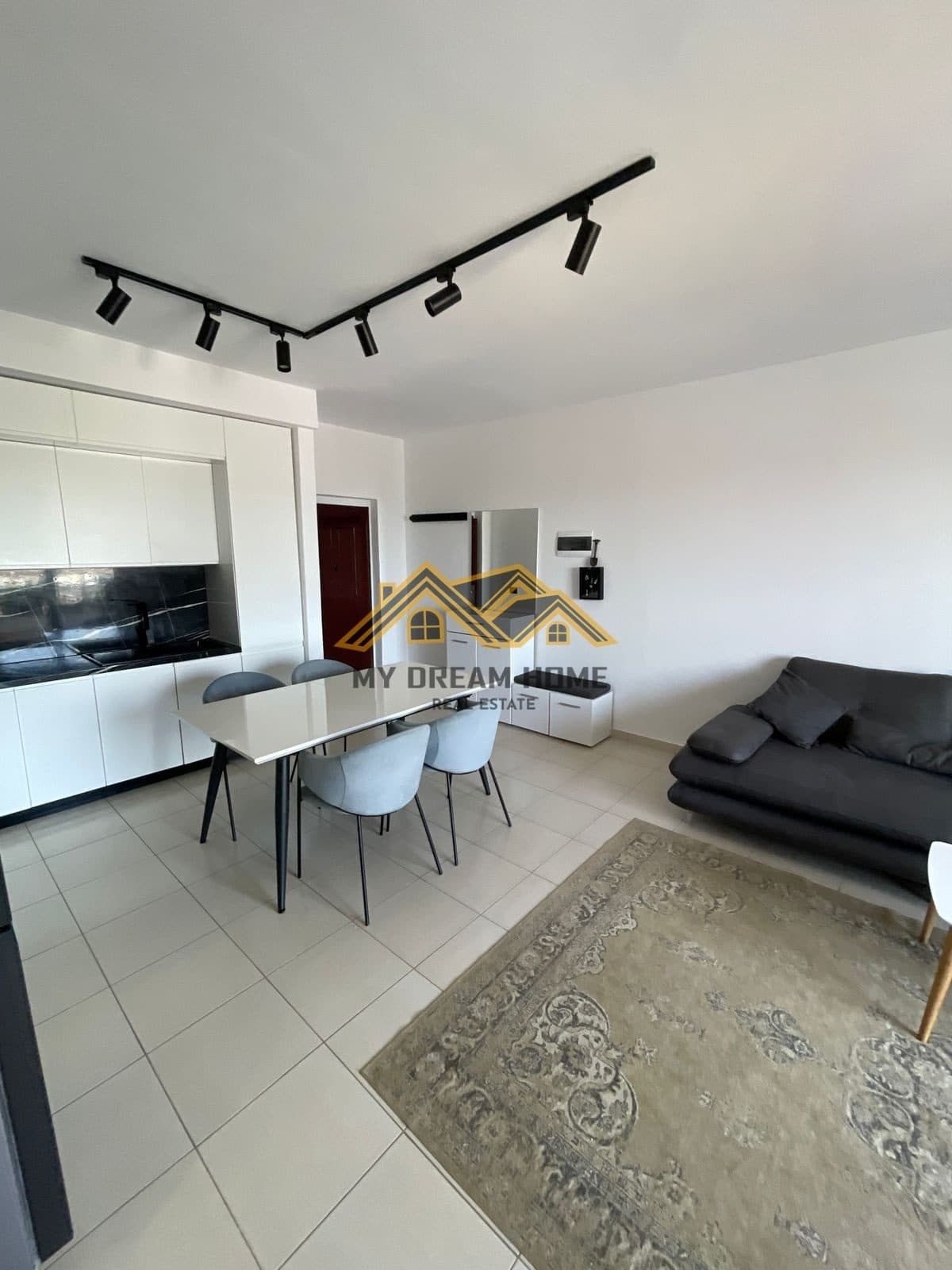SHITET APARTAMENT 2+1 ,NE PLAZH RROTA E KUQE !