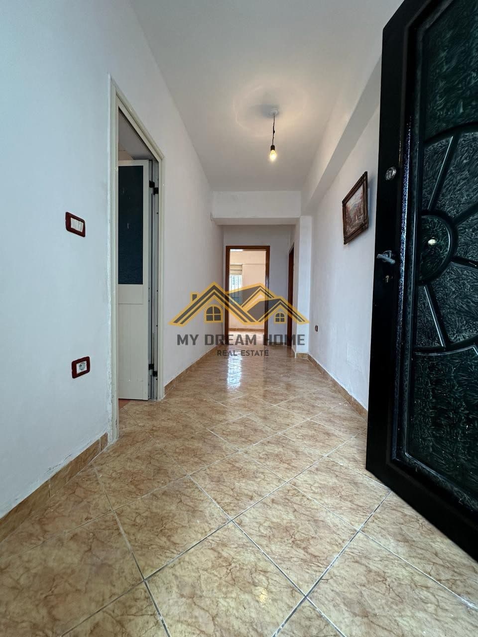 SHITET APARTAMENT 1+1 TEK STADIUMI DURRES!
