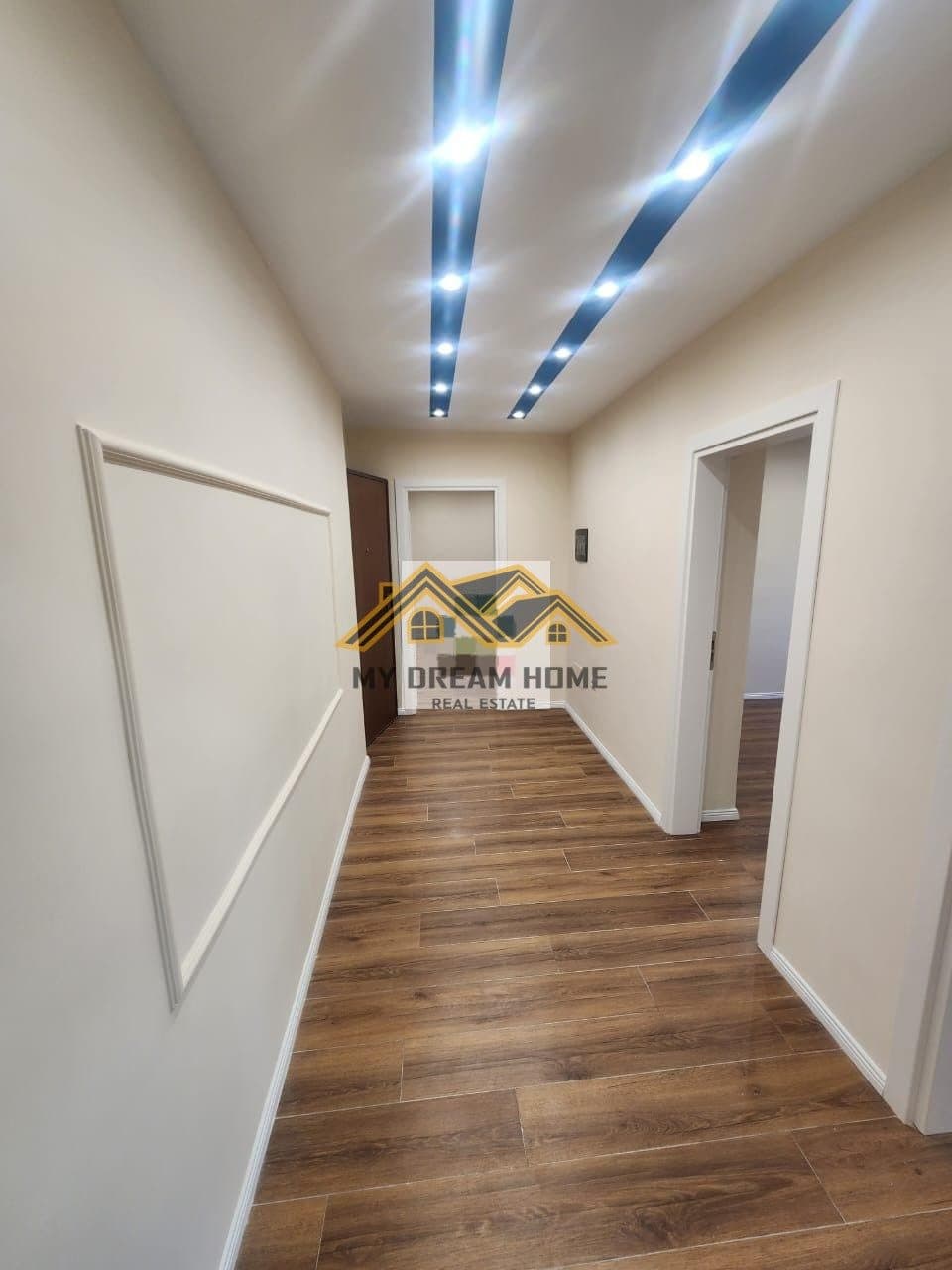 SHITET APARTAMENT 2+1 PRANE STADIUMIT(VALA PARK)