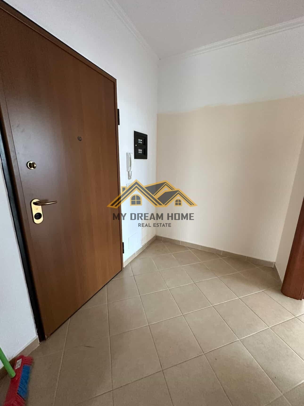 Shitet Apartament 2+1+2T tek Shkembi i Kavajes me pamje deti vija e dyte ! 2