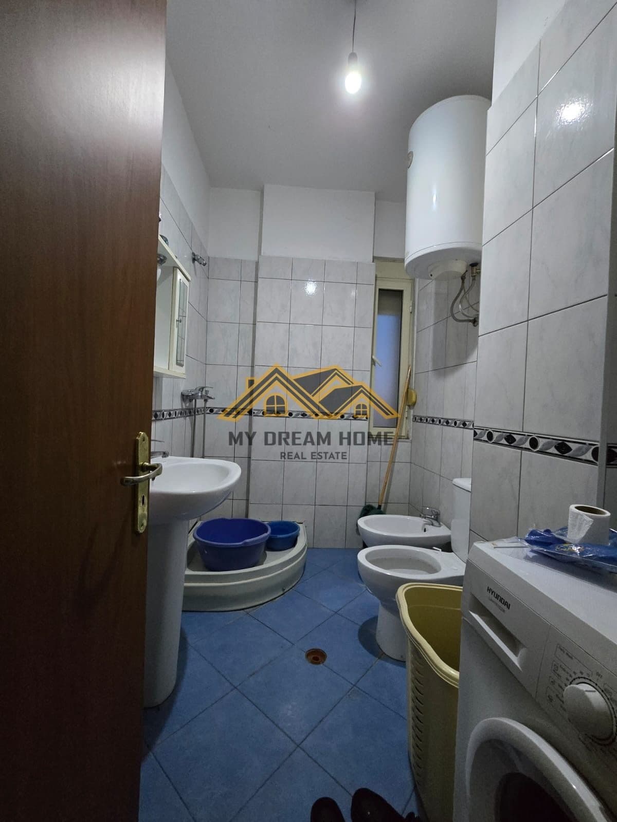SHITET APARTAMENT 2+1 TEK ISH FABRIKA E BUKES DURRES!