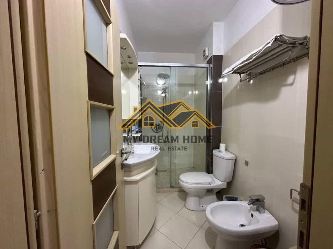 Shitet Apartament tek Shkembi i Kavajes me pamje deti vija e pare ! 4