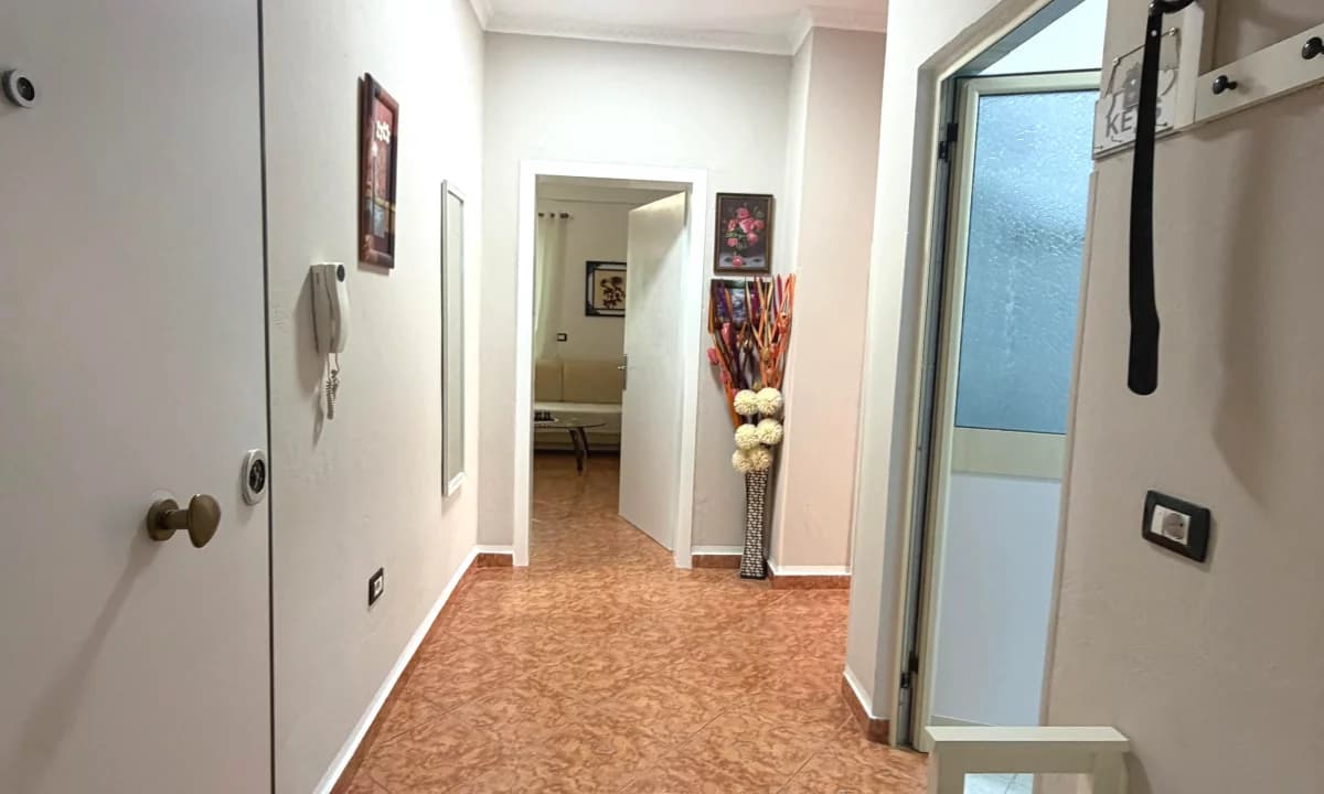 Jepet me qera, Apartament 2+1, Perballe Hotel Florida – Plazh, Durres