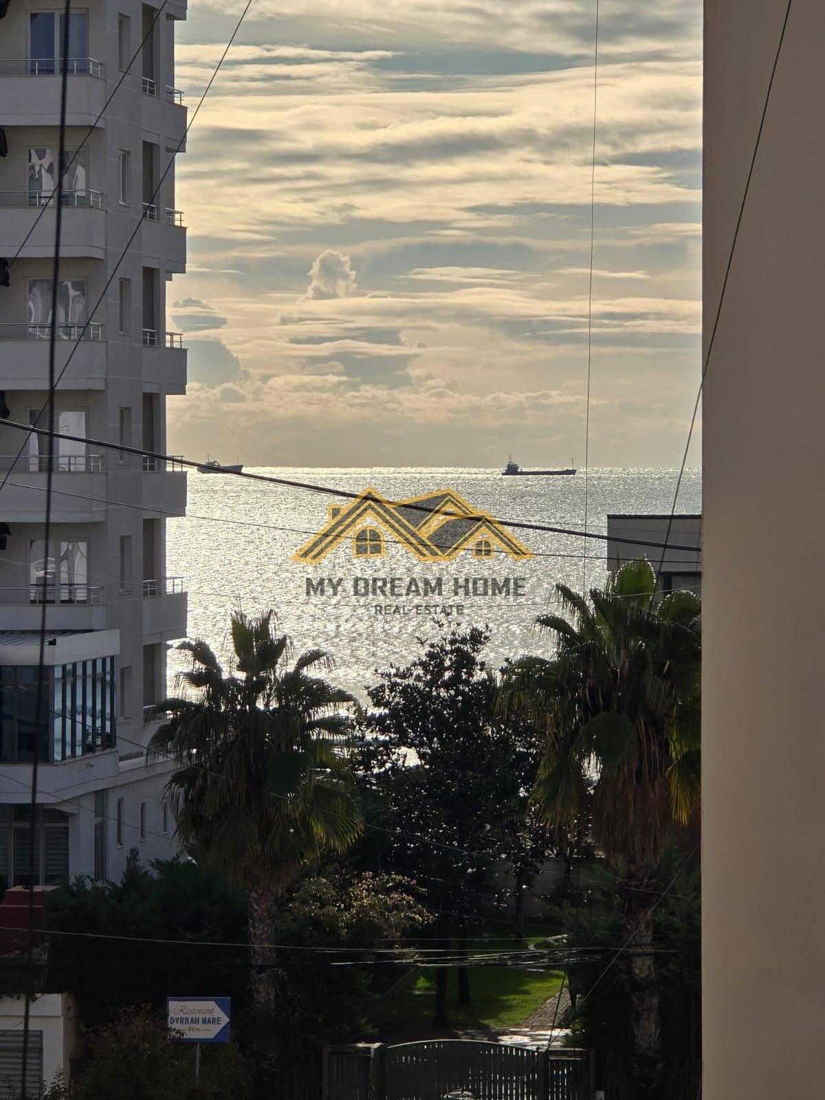 SHITET SUPER APARTAMENT 1+1+ GARAZHD ME PAMJE NGA DETI NE PLAZH ILIRIA !!