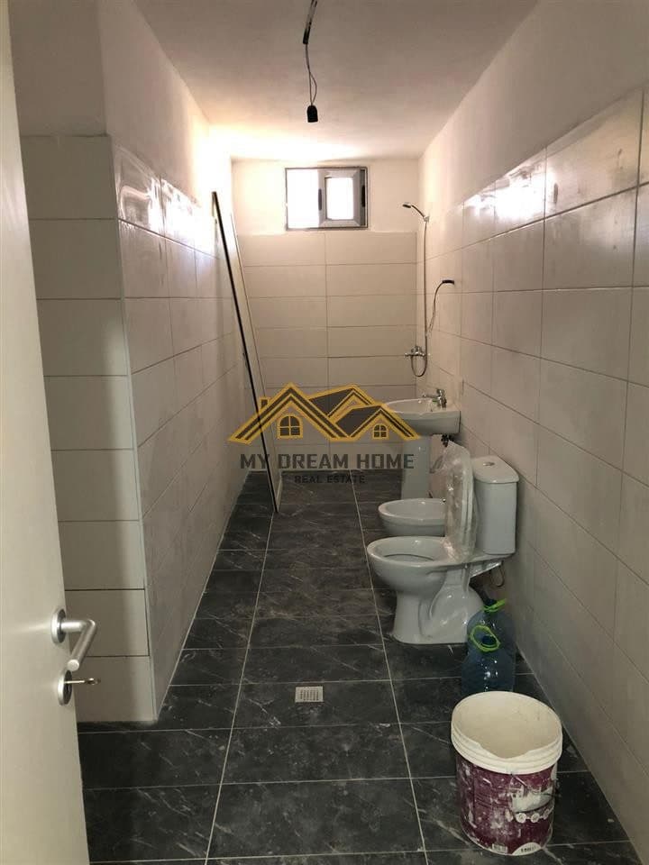 SHITET APARTAMENT 3+1+2 + GARAZHD TE FUSHA RERES STADIUMI 4