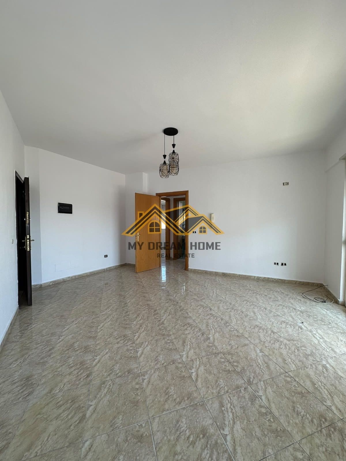 SHITET APARTAMENT 2+1 PLAZH DURRES TEK RROTA E KUQE. 4