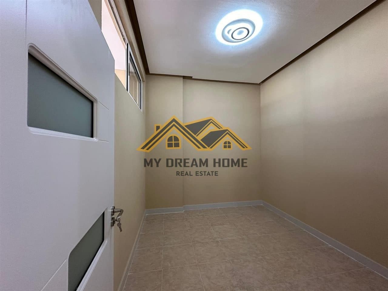 Disponojmë për shitje një super Apartament 3+1 pranë Shkollë Bajram Curri 3